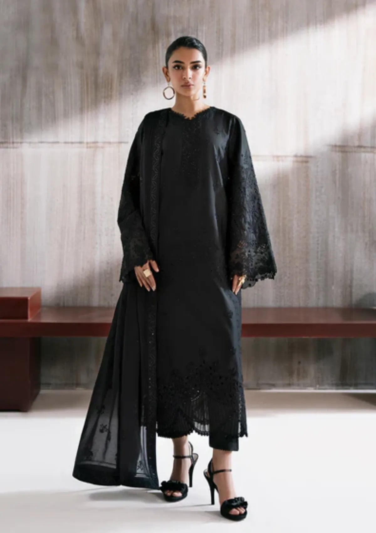 mohsin-saeed-fabrics-designer-daily-wear-formal-and-wedding-suits-within-budget-This-product-is-from-zarizaa-alpha-black-luxury-lawn25-d-03-daara-is-available-on-Mohsin-saeed-fabrics-website.