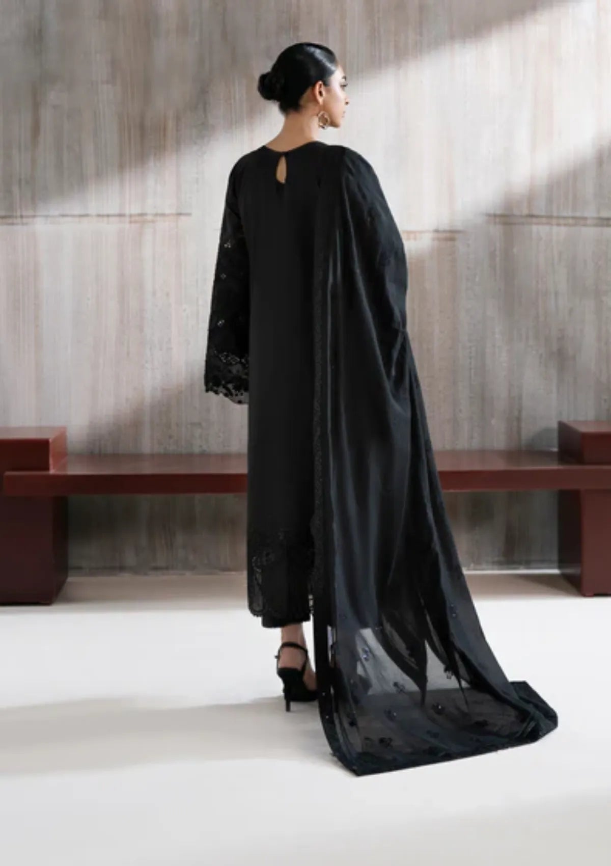 mohsin-saeed-fabrics-designer-daily-wear-formal-and-wedding-suits-within-budget-This-product-is-from-zarizaa-alpha-black-luxury-lawn25-d-03-daara-is-available-on-Mohsin-saeed-fabrics-website.