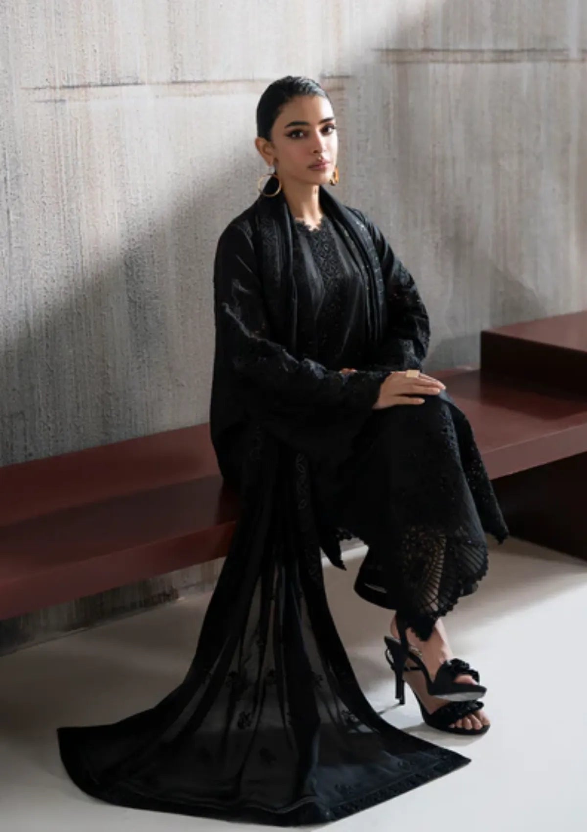 mohsin-saeed-fabrics-designer-daily-wear-formal-and-wedding-suits-within-budget-This-product-is-from-zarizaa-alpha-black-luxury-lawn25-d-03-daara-is-available-on-Mohsin-saeed-fabrics-website.
