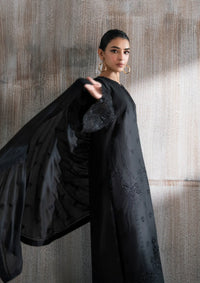mohsin-saeed-fabrics-designer-daily-wear-formal-and-wedding-suits-within-budget-This-product-is-from-zarizaa-alpha-black-luxury-lawn25-d-03-daara-is-available-on-Mohsin-saeed-fabrics-website.
