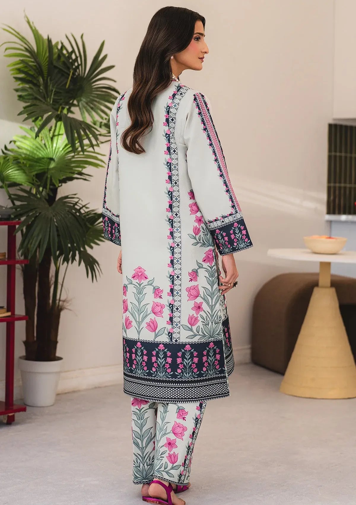 mohsin-saeed-fabrics-affordable-luxury-outfits-for-daily-formal-and-wedding-wear-This-product-is-from-alizeh-essentials-lawn25-af-pl-6056-is-available-on-Mohsin-saeed-fabrics-website.