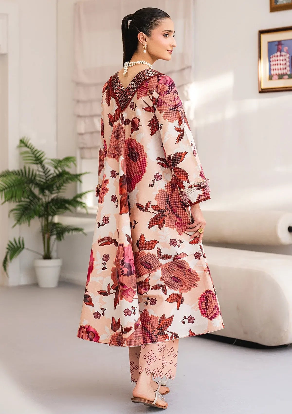 mohsin-saeed-fabrics-affordable-luxury-outfits-for-daily-formal-and-wedding-wear-This-product-is-from-alizeh-essentials-lawn25-af-pl-6061-is-available-on-Mohsin-saeed-fabrics-website.