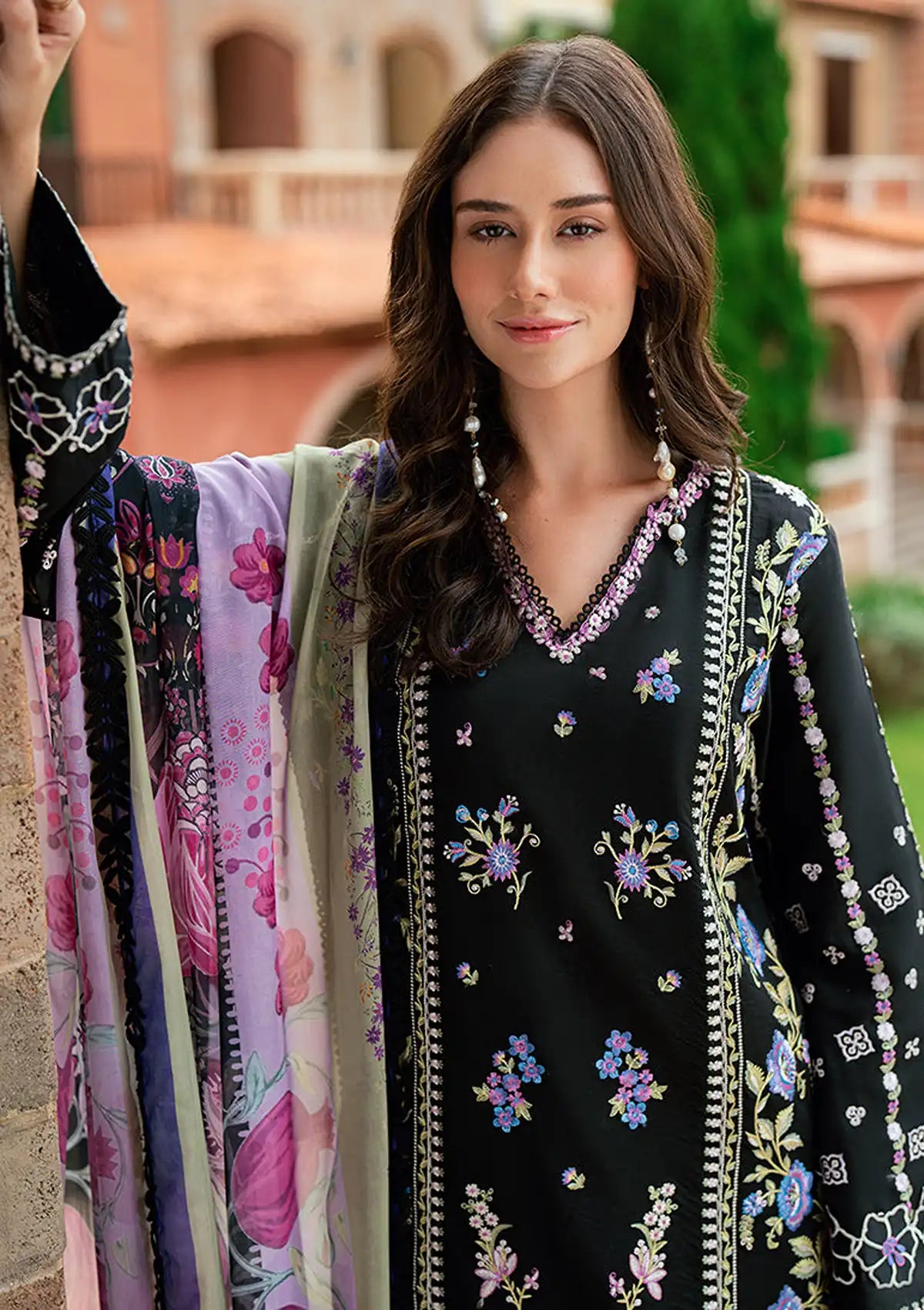 mohsin-saeed-fabrics-designer-daily-wear-formal-and-wedding-suits-within-budget-This-product-is-from-roheenaz-summer-reverie-luxury-lawn25-d-2a-sireli-is-available-on-Mohsin-saeed-fabrics-website.