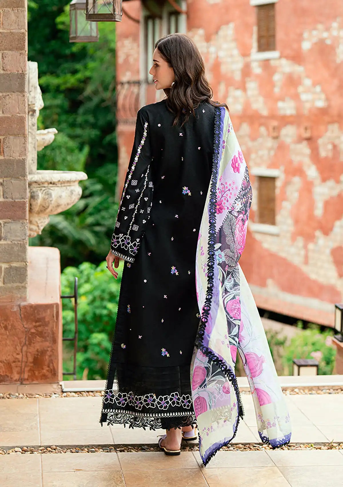 mohsin-saeed-fabrics-designer-daily-wear-formal-and-wedding-suits-within-budget-This-product-is-from-roheenaz-summer-reverie-luxury-lawn25-d-2a-sireli-is-available-on-Mohsin-saeed-fabrics-website.