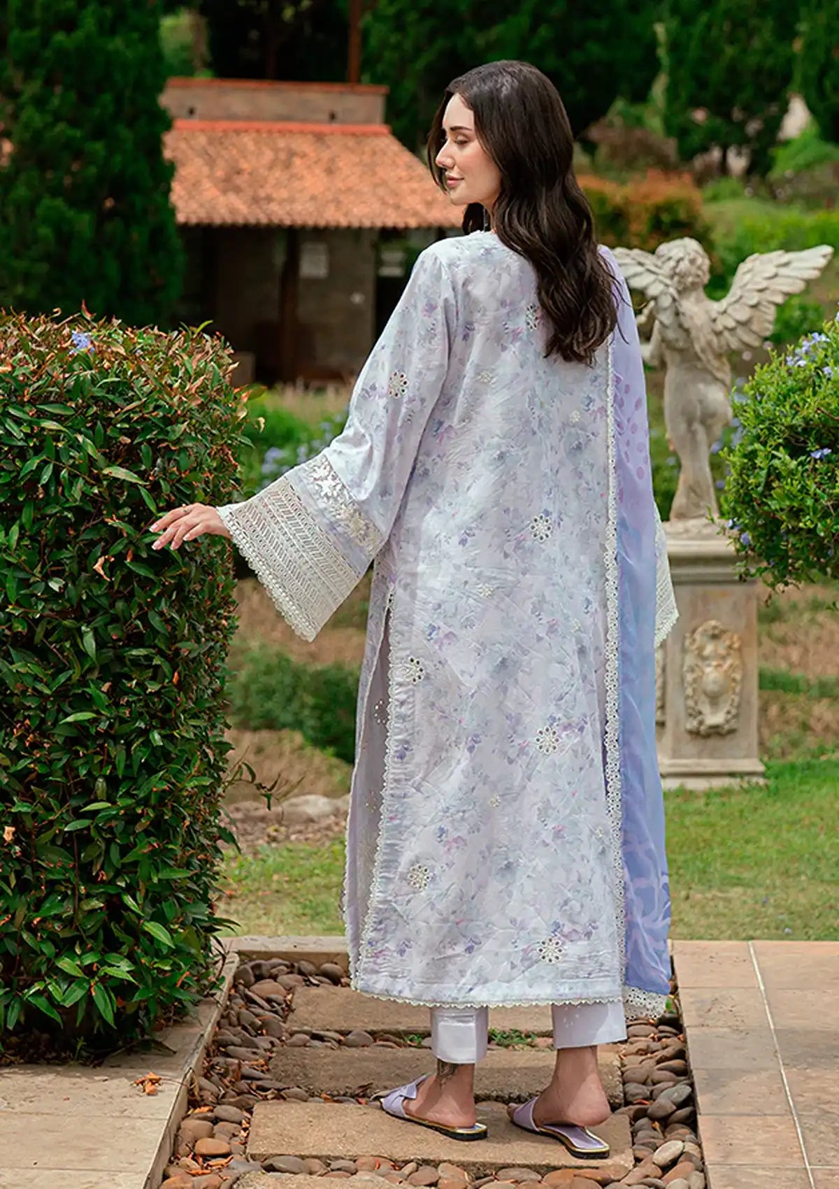 mohsin-saeed-fabrics-designer-daily-wear-formal-and-wedding-suits-within-budget-This-product-is-from-roheenaz-summer-reverie-luxury-lawn25-d-8b-florin-is-available-on-Mohsin-saeed-fabrics-website.