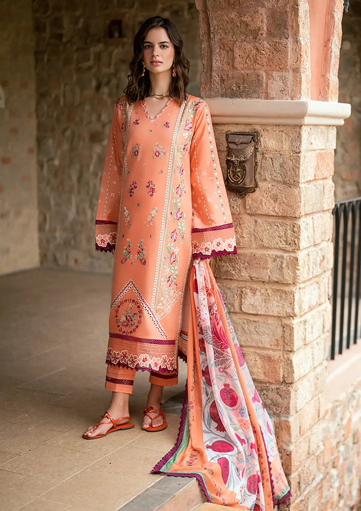 mohsin-saeed-fabrics-designer-daily-wear-formal-and-wedding-suits-within-budget-This-product-is-from-roheenaz-summer-reverie-luxury-lawn25-d-2b-orelia-is-available-on-Mohsin-saeed-fabrics-website.