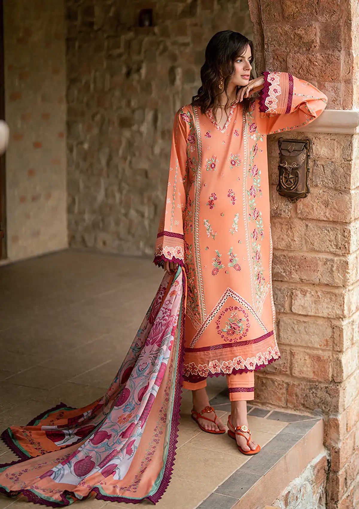 mohsin-saeed-fabrics-designer-daily-wear-formal-and-wedding-suits-within-budget-This-product-is-from-roheenaz-summer-reverie-luxury-lawn25-d-2b-orelia-is-available-on-Mohsin-saeed-fabrics-website.
