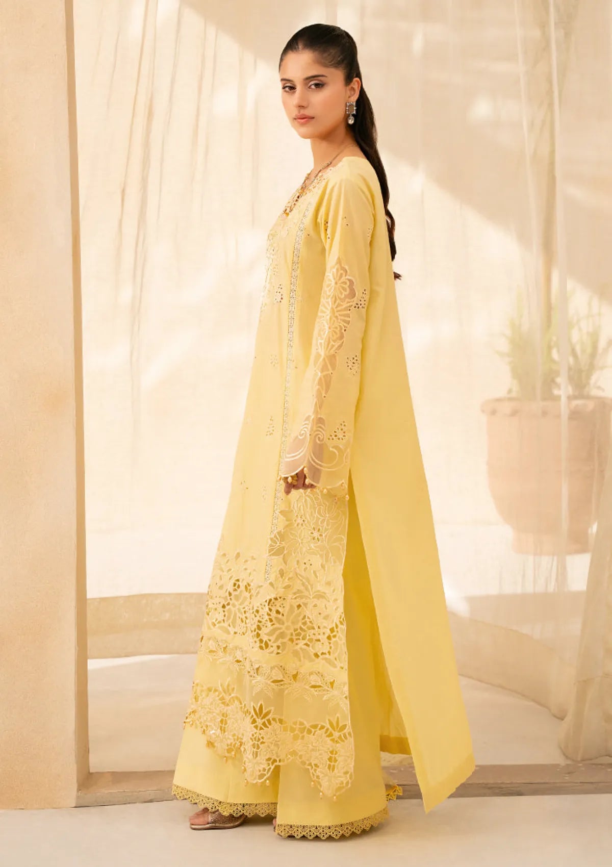 mohsin-saeed-fabrics-designer-daily-wear-formal-and-wedding-suits-within-budget-This-product-is-from-rajbari-jahaan-premium-festive-lawn25-d-06a-oriya-is-available-on-Mohsin-saeed-fabrics-website.