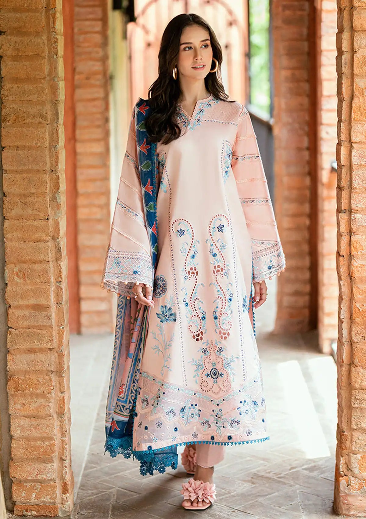 mohsin-saeed-fabrics-designer-daily-wear-formal-and-wedding-suits-within-budget-This-product-is-from-roheenaz-summer-reverie-luxury-lawn25-d-1b-islene-is-available-on-Mohsin-saeed-fabrics-website.