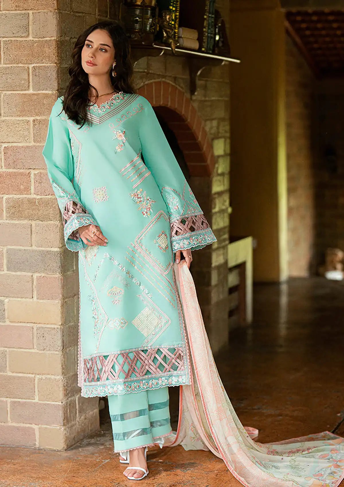 mohsin-saeed-fabrics-designer-daily-wear-formal-and-wedding-suits-within-budget-This-product-is-from-roheenaz-summer-reverie-luxury-lawn25-d-6a-ravena-is-available-on-Mohsin-saeed-fabrics-website.