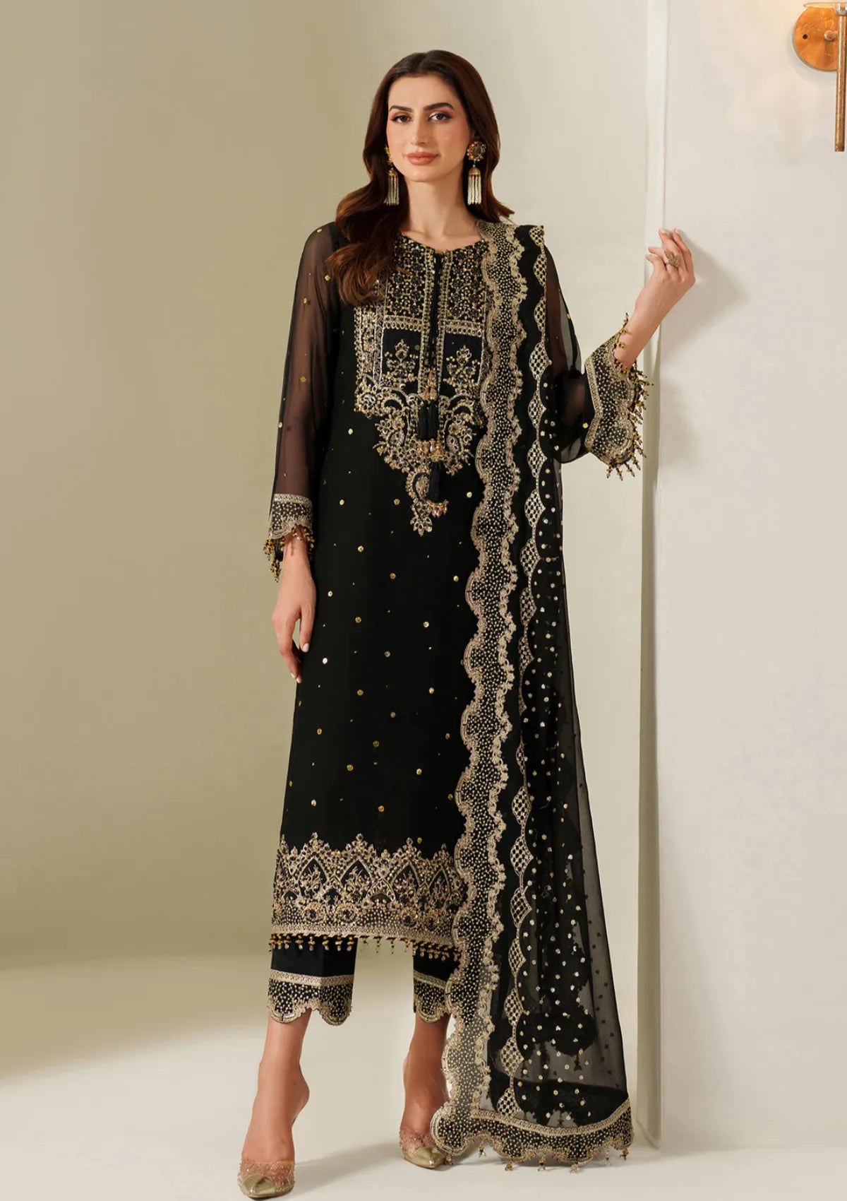 mohsin-saeed-fabrics-is-selling-online-and-in stores-Luxury-daily-wear-wedding-wear-formal-wear-in-budgeted-price-This-product-is-from-alizeh-reena25-af-hm-4049-reshma-is-available-on-Mohsin-saeed-fabrics-website.