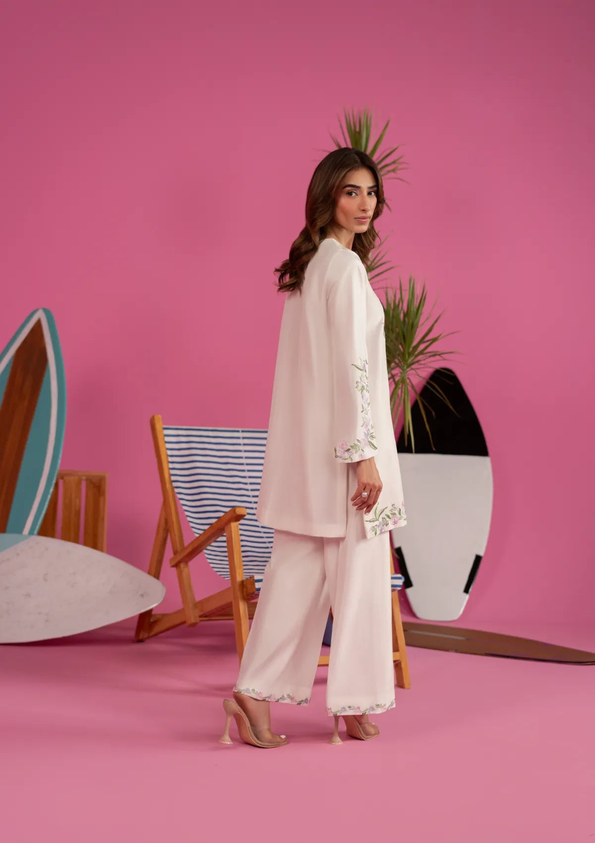 mohsin-saeed-fabrics-designer-daily-wear-formal-and-wedding-suits-within-budget-This-product-is-from-khakaa-luna-pret25-d-05-bianco-is-available-on-Mohsin-saeed-fabrics-website.