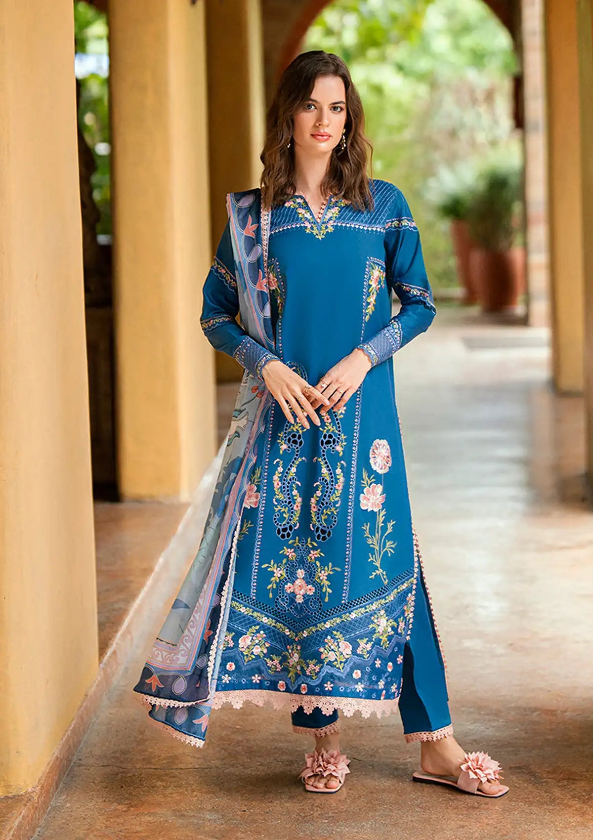 mohsin-saeed-fabrics-designer-daily-wear-formal-and-wedding-suits-within-budget-This-product-is-from-roheenaz-summer-reverie-luxury-lawn25-is-available-on-Mohsin-saeed-fabrics-website.
