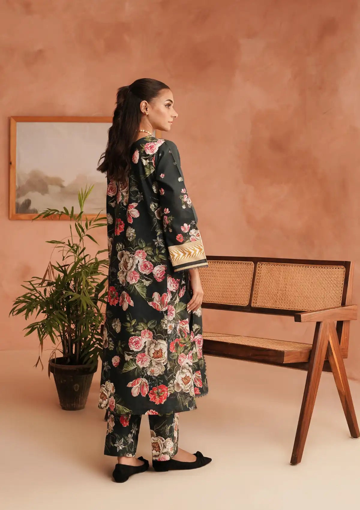 Manara Winter Emb Pret'24 Blume - Mohsin Saeed Fabrics