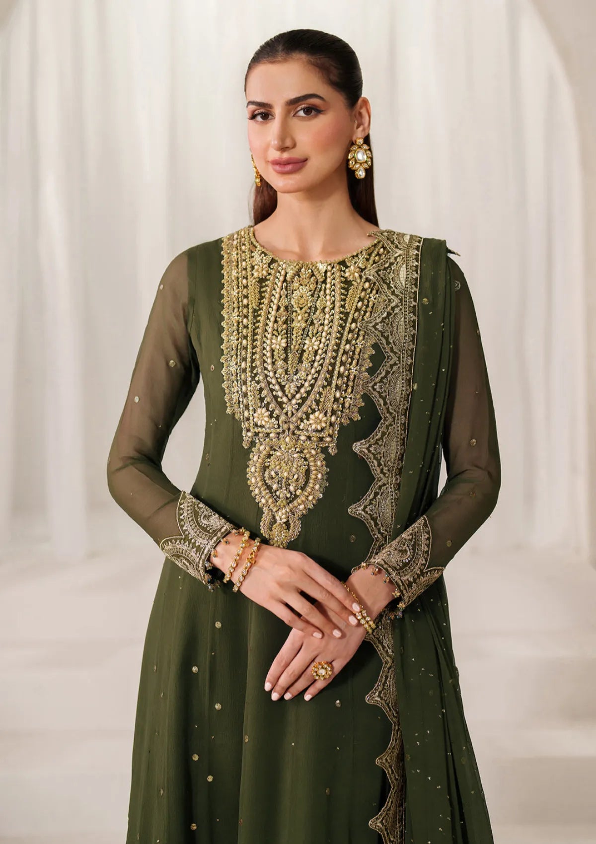 mohsin-saeed-fabrics-is-selling-online-and-in stores-Luxury-daily-wear-wedding-wear-formal-wear-in-budgeted-price-This-product-is-from-alizeh-reena25-af-hm-4051-rekha-is-available-on-Mohsin-saeed-fabrics-website.
