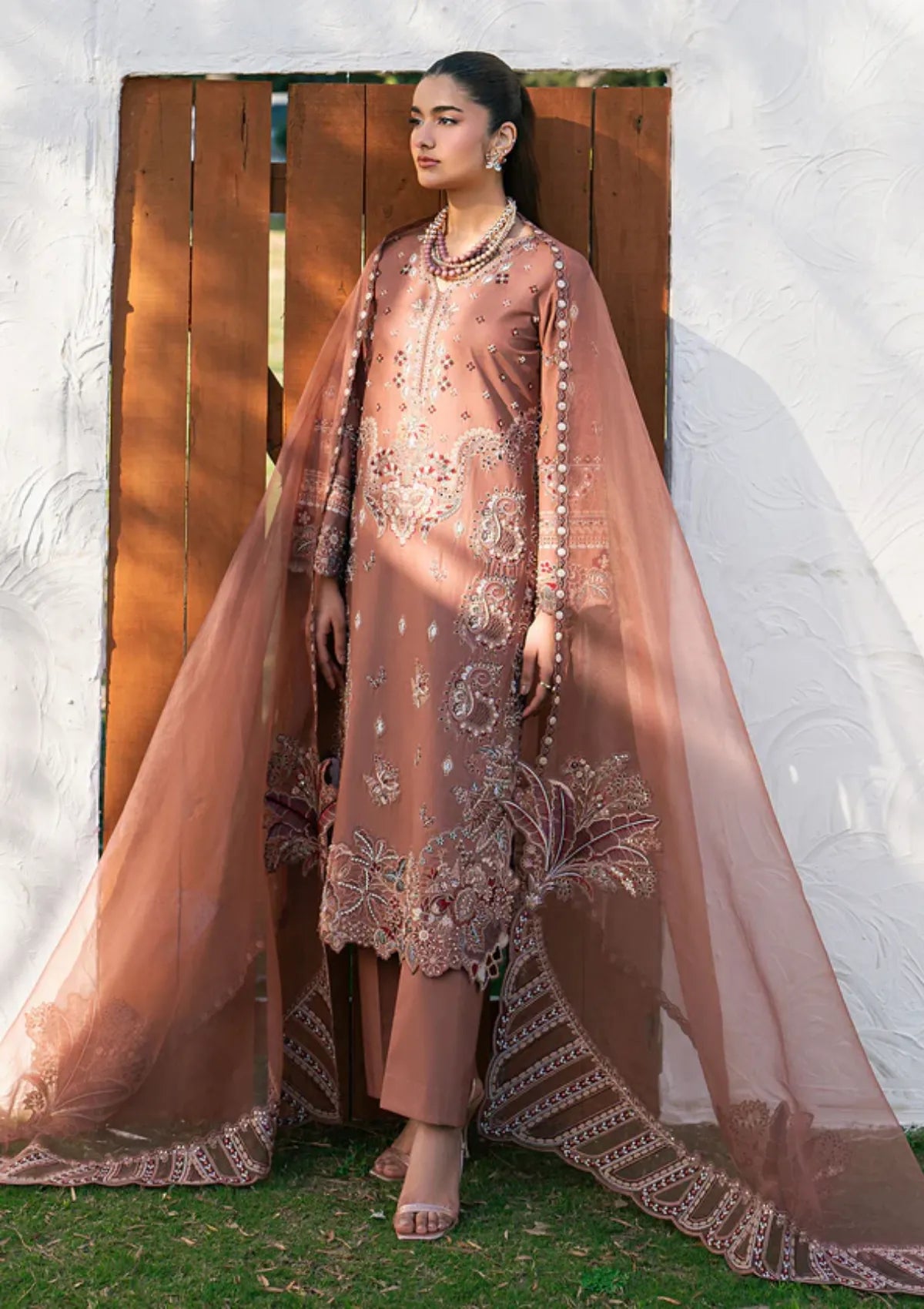 Zarizaa Aura of Flora Emb Lawn'26 D-07 MAGMA