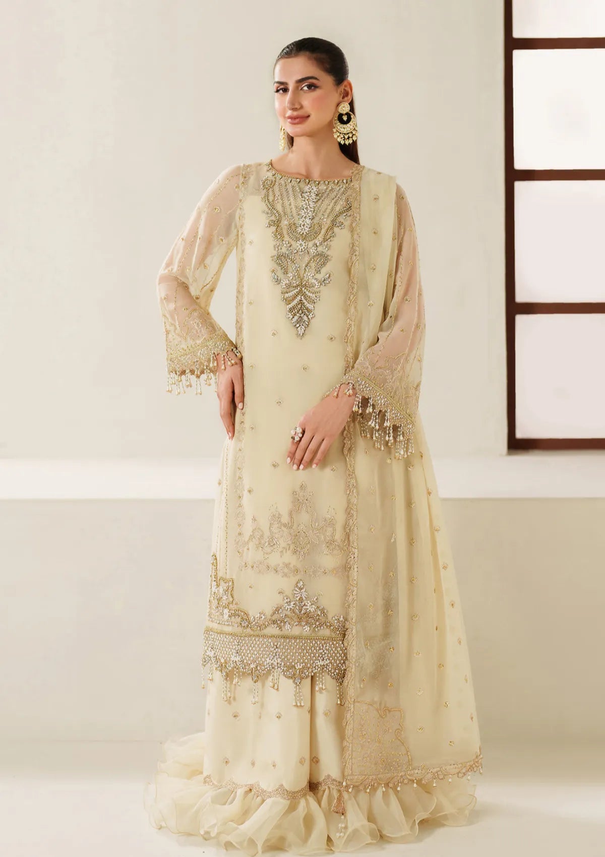 mohsin-saeed-fabrics-is-selling-online-and-in stores-Luxury-daily-wear-wedding-wear-formal-wear-in-budgeted-price-This-product-is-from-alizeh-reena25-af-hm-4052-parnoor-is-available-on-Mohsin-saeed-fabrics-website.
