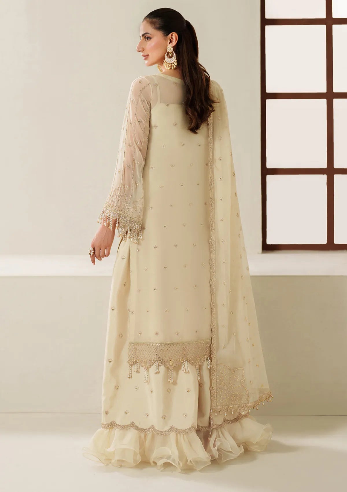 mohsin-saeed-fabrics-is-selling-online-and-in stores-Luxury-daily-wear-wedding-wear-formal-wear-in-budgeted-price-This-product-is-from-alizeh-reena25-af-hm-4052-parnoor-is-available-on-Mohsin-saeed-fabrics-website.