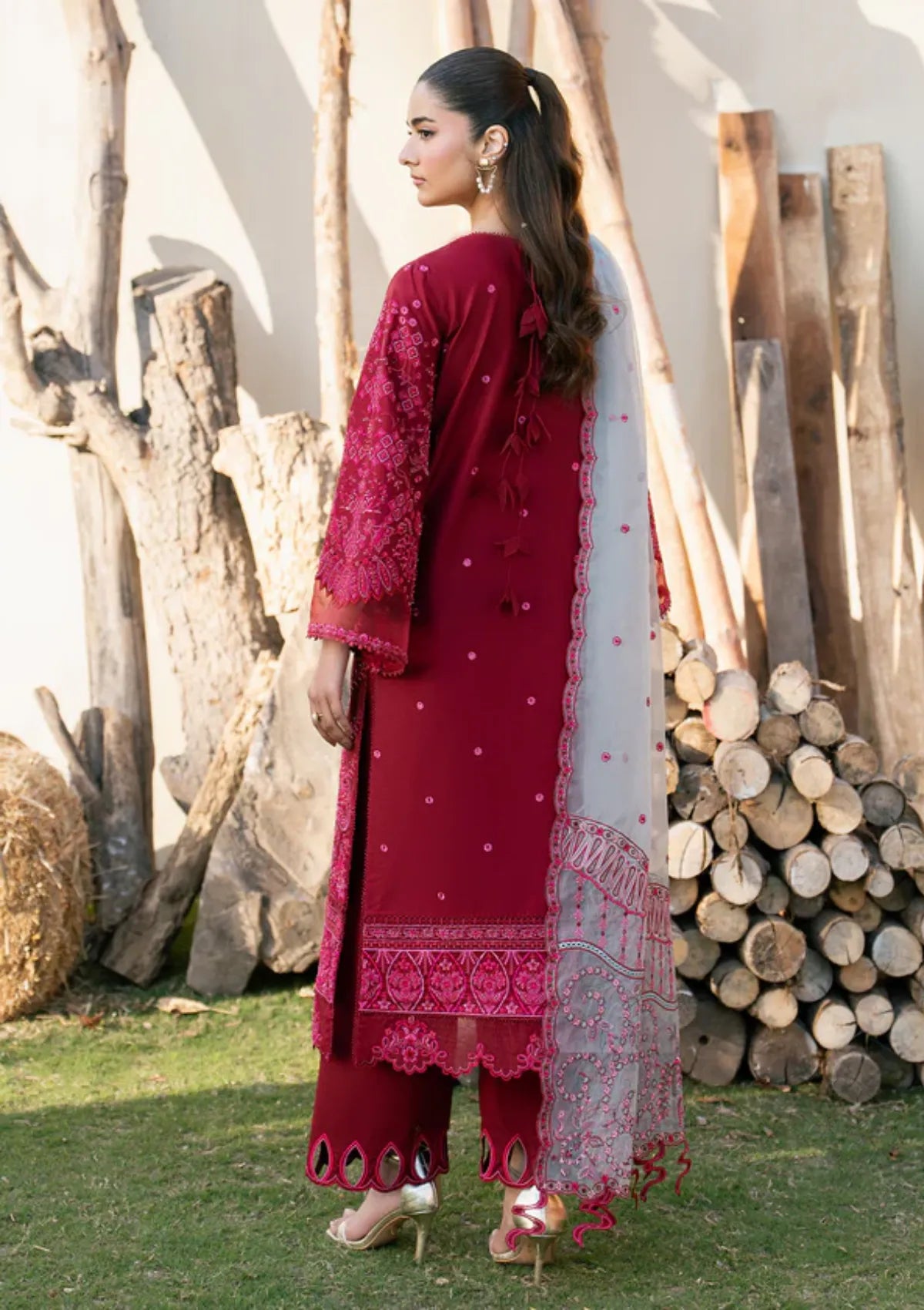 Zarizaa Aura of Flora Emb Lawn'26 D-09 PIXEL