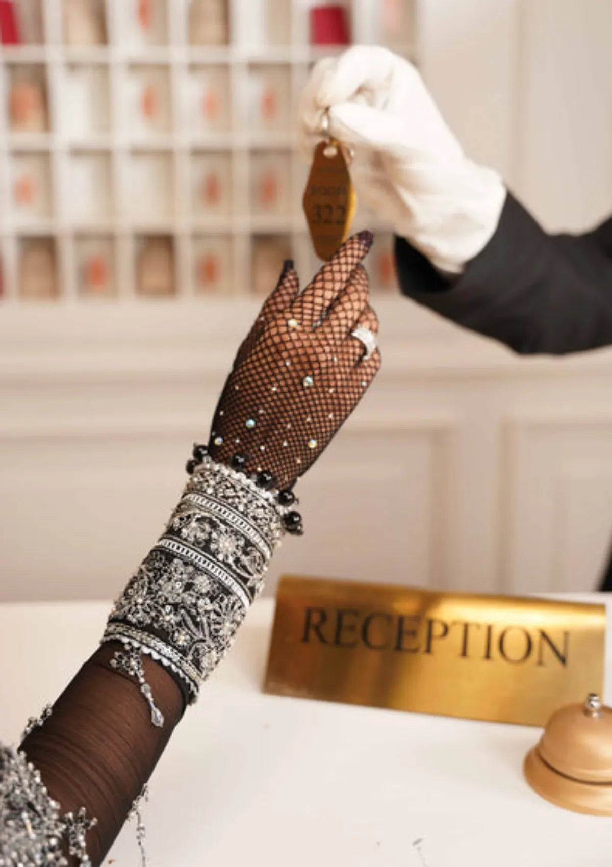 Zarizaa Check In Series 5'26 D-2B CLOAK