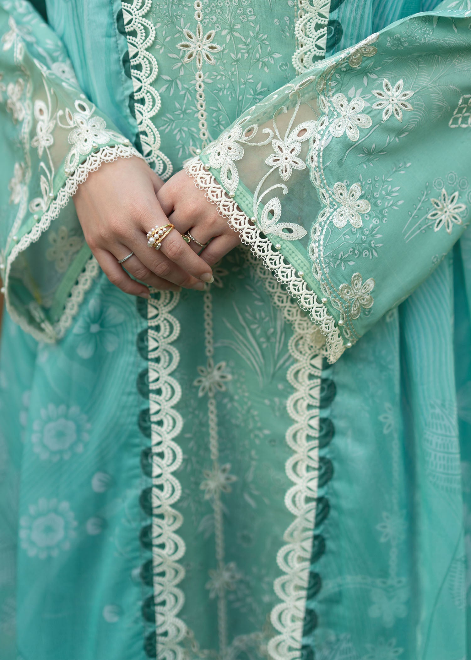 mohsin-saeed-fabrics-luxury-fashion-collection-daily-wear-wedding-and-formal-in-budget-This-product-is-from-sardinia-printkari-lawn-edit25-d-907-day-lily-is-available-on-Mohsin-saeed-fabrics-website.