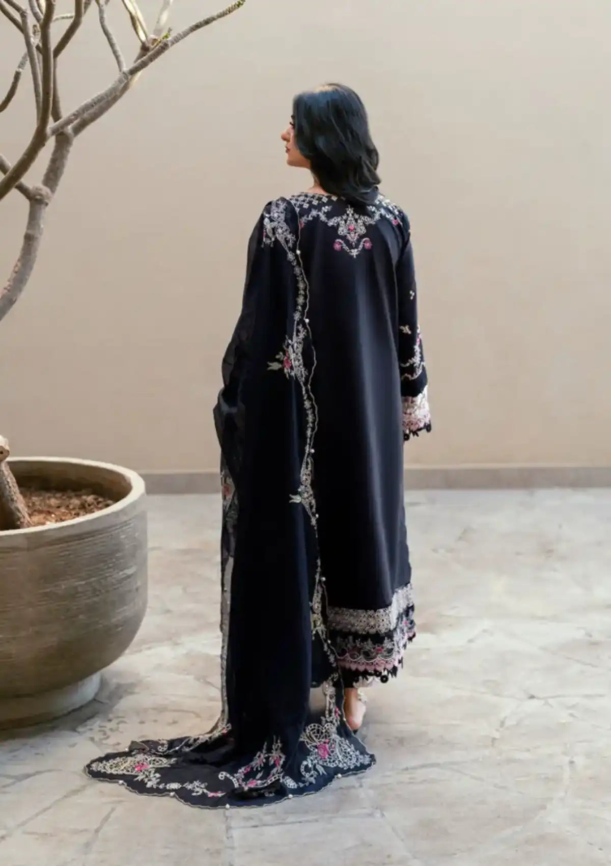 mohsin-saeed-fabrics-is-selling-online-and-in stores-Luxury-daily-wear-wedding-wear-formal-wear-in-budgeted-price-This-product-is-from-florent-luxury-lawn-eid-edit25-fl-5a-is-available-on-Mohsin-saeed-fabrics-website.