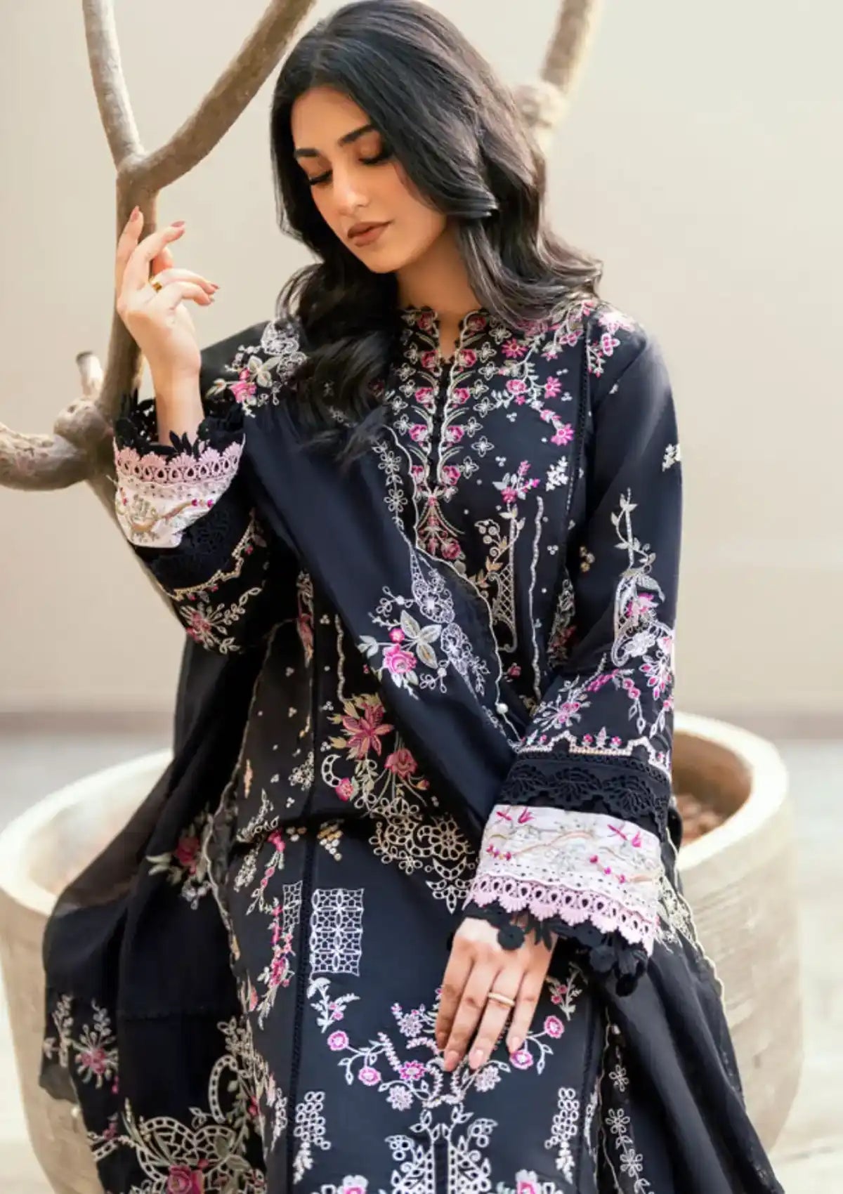 mohsin-saeed-fabrics-is-selling-online-and-in stores-Luxury-daily-wear-wedding-wear-formal-wear-in-budgeted-price-This-product-is-from-florent-luxury-lawn-eid-edit25-fl-5a-is-available-on-Mohsin-saeed-fabrics-website.