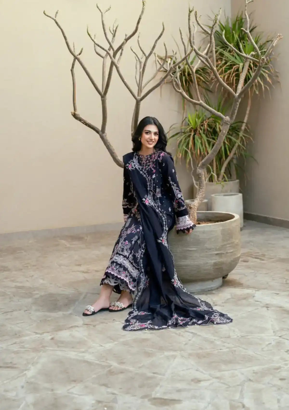 mohsin-saeed-fabrics-is-selling-online-and-in stores-Luxury-daily-wear-wedding-wear-formal-wear-in-budgeted-price-This-product-is-from-florent-luxury-lawn-eid-edit25-fl-5a-is-available-on-Mohsin-saeed-fabrics-website.