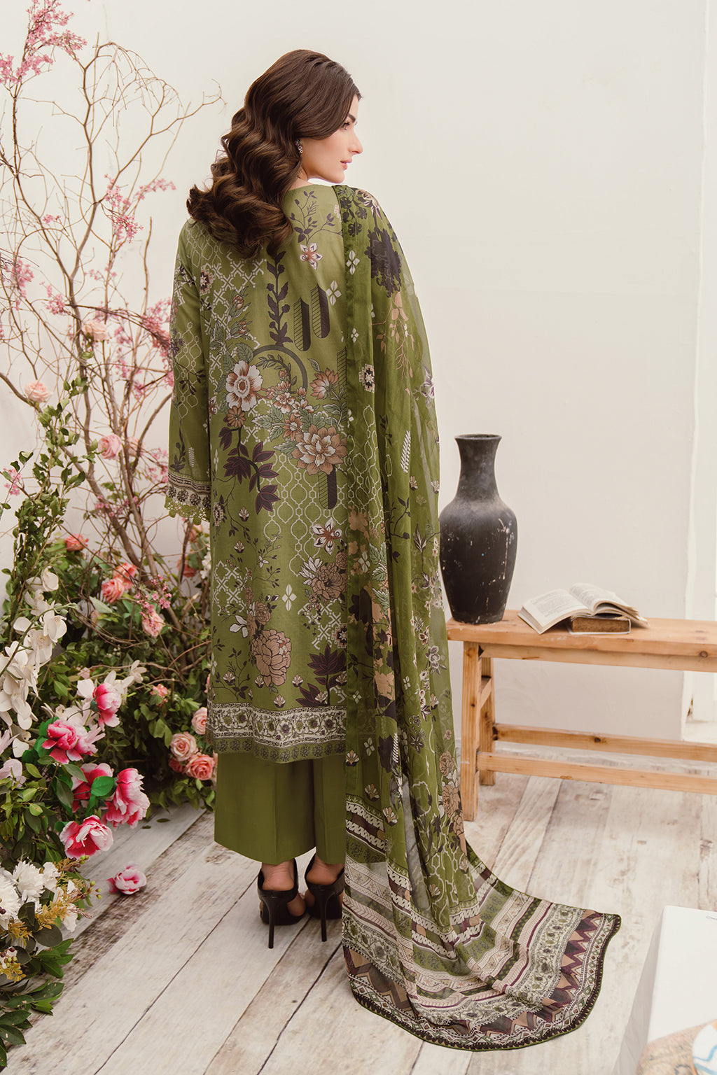 Mashaal Luxury Lawn By Ramsha'24 D-09 - Mohsin Saeed Fabrics