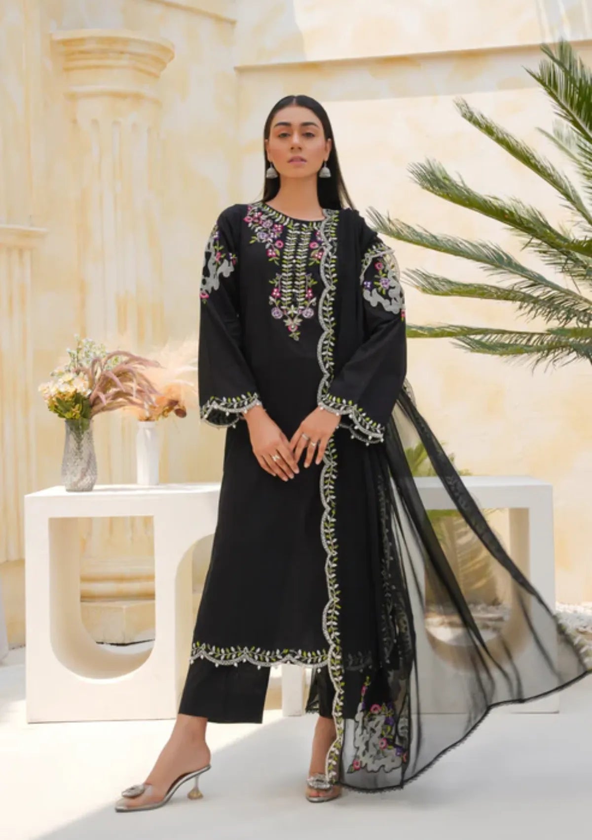 mohsin-saeed-fabrics-is-selling-online-and-in stores-Luxury-daily-wear-wedding-wear-formal-wear-in-budgeted-price-This-product-is-from-clothere-by-anam-lawnkari25-d-006-is-available-on-Mohsin-saeed-fabrics-website.