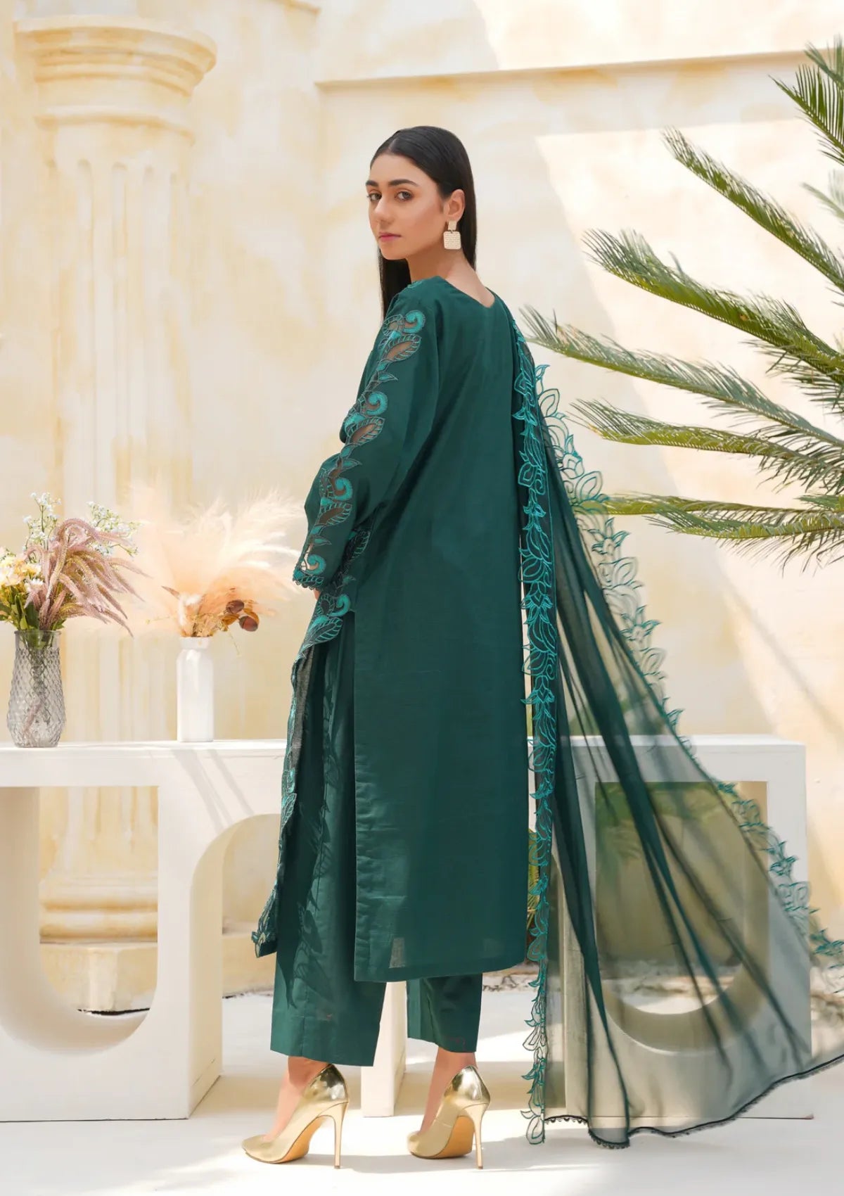 mohsin-saeed-fabrics-is-selling-online-and-in stores-Luxury-daily-wear-wedding-wear-formal-wear-in-budgeted-price-This-product-is-from-clothere-by-anam-lawnkari25-d-003-is-available-on-Mohsin-saeed-fabrics-website.