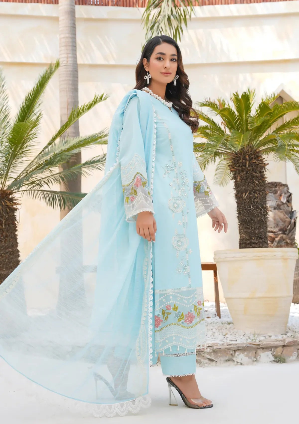 mohsin-saeed-fabrics-is-selling-online-and-in stores-Luxury-daily-wear-wedding-wear-formal-wear-in-budgeted-price-This-product-is-from-clothere-by-anam-lawnkari25-d-004-is-available-on-Mohsin-saeed-fabrics-website.