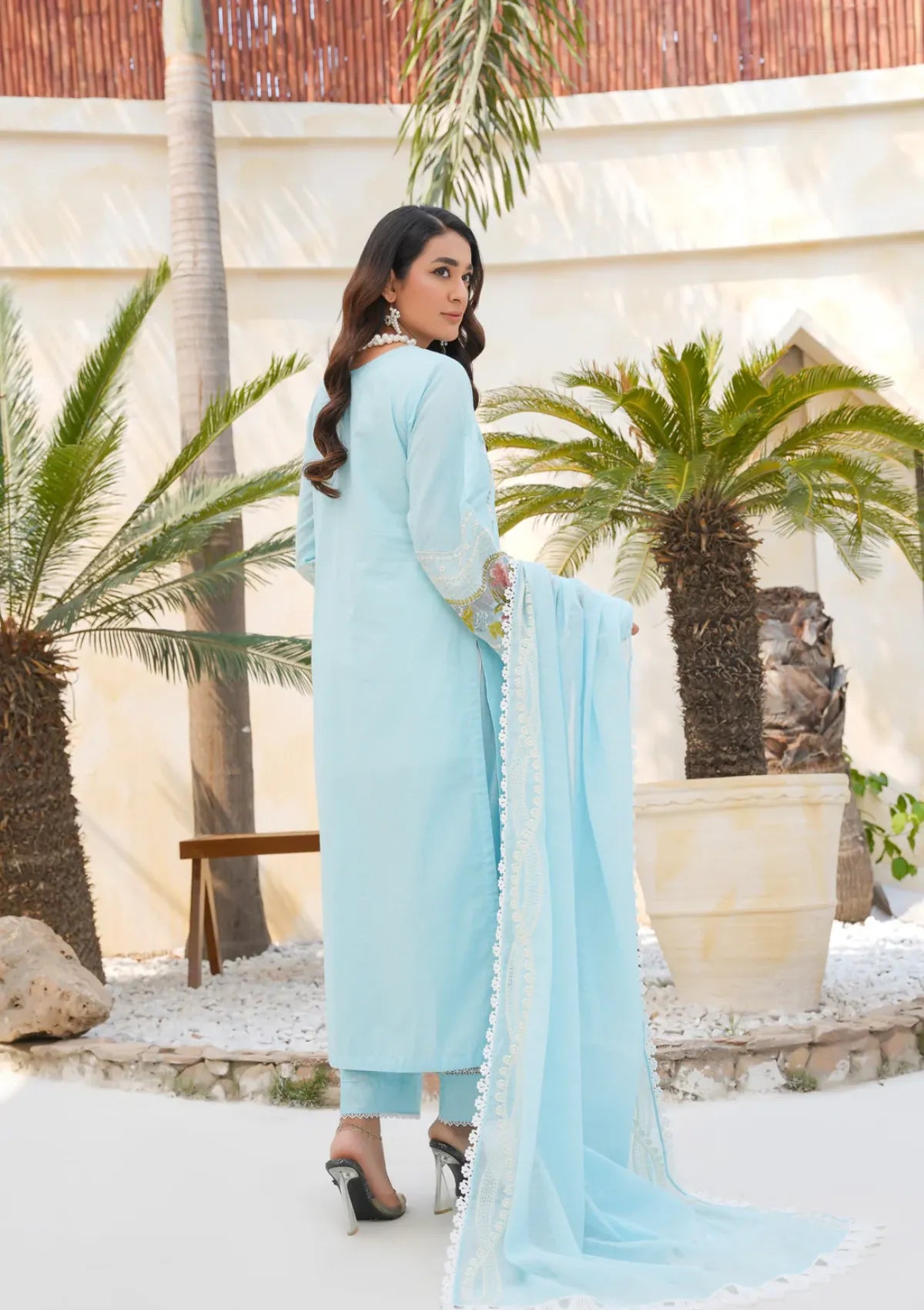 mohsin-saeed-fabrics-is-selling-online-and-in stores-Luxury-daily-wear-wedding-wear-formal-wear-in-budgeted-price-This-product-is-from-clothere-by-anam-lawnkari25-d-004-is-available-on-Mohsin-saeed-fabrics-website.