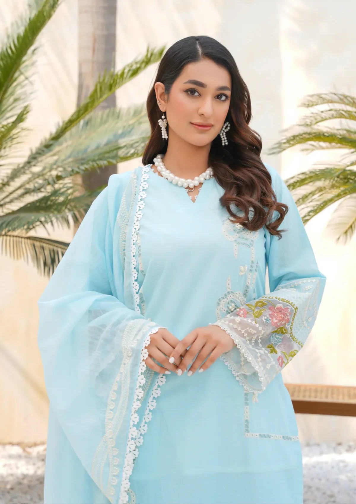 mohsin-saeed-fabrics-is-selling-online-and-in stores-Luxury-daily-wear-wedding-wear-formal-wear-in-budgeted-price-This-product-is-from-clothere-by-anam-lawnkari25-d-004-is-available-on-Mohsin-saeed-fabrics-website.