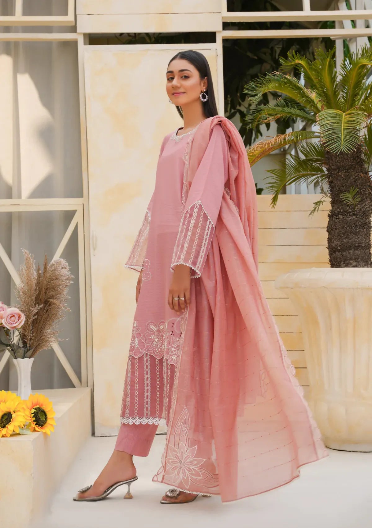 mohsin-saeed-fabrics-is-selling-online-and-in stores-Luxury-daily-wear-wedding-wear-formal-wear-in-budgeted-price-This-product-is-from-clothere-by-anam-lawnkari25-d-005-is-available-on-Mohsin-saeed-fabrics-website.