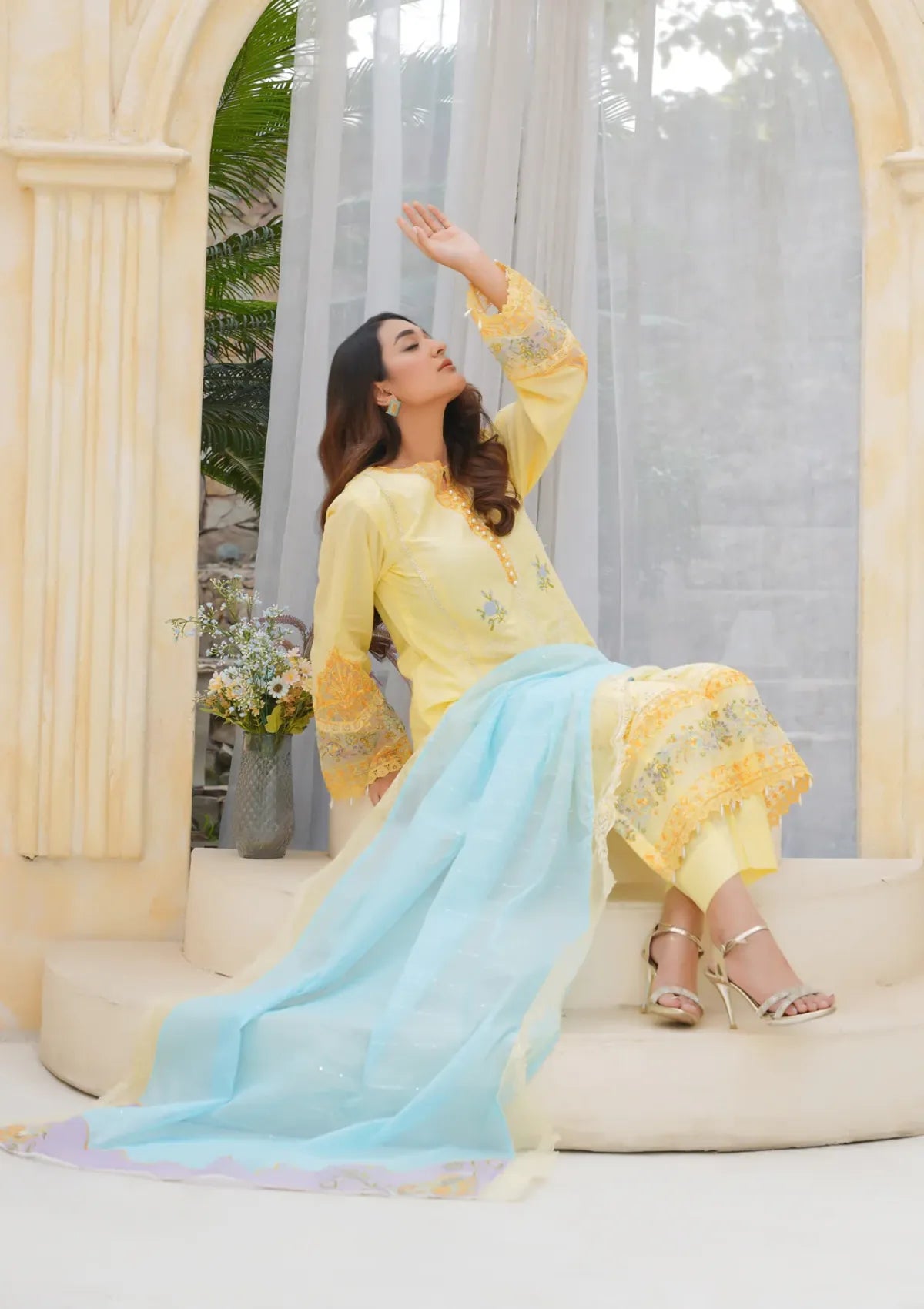 mohsin-saeed-fabrics-is-selling-online-and-in stores-Luxury-daily-wear-wedding-wear-formal-wear-in-budgeted-price-This-product-is-from-clothere-by-anam-lawnkari25-d-002-is-available-on-Mohsin-saeed-fabrics-website.