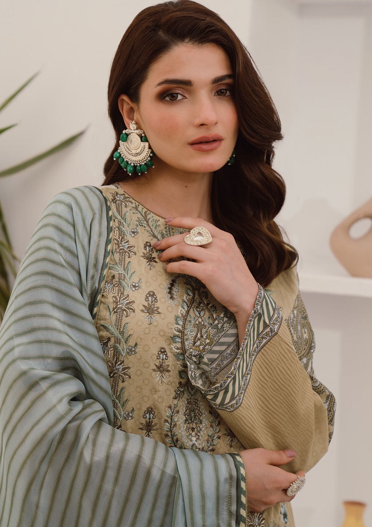 Mashaal Luxury Lawn By Ramsha'24 D-06 - Mohsin Saeed Fabrics
