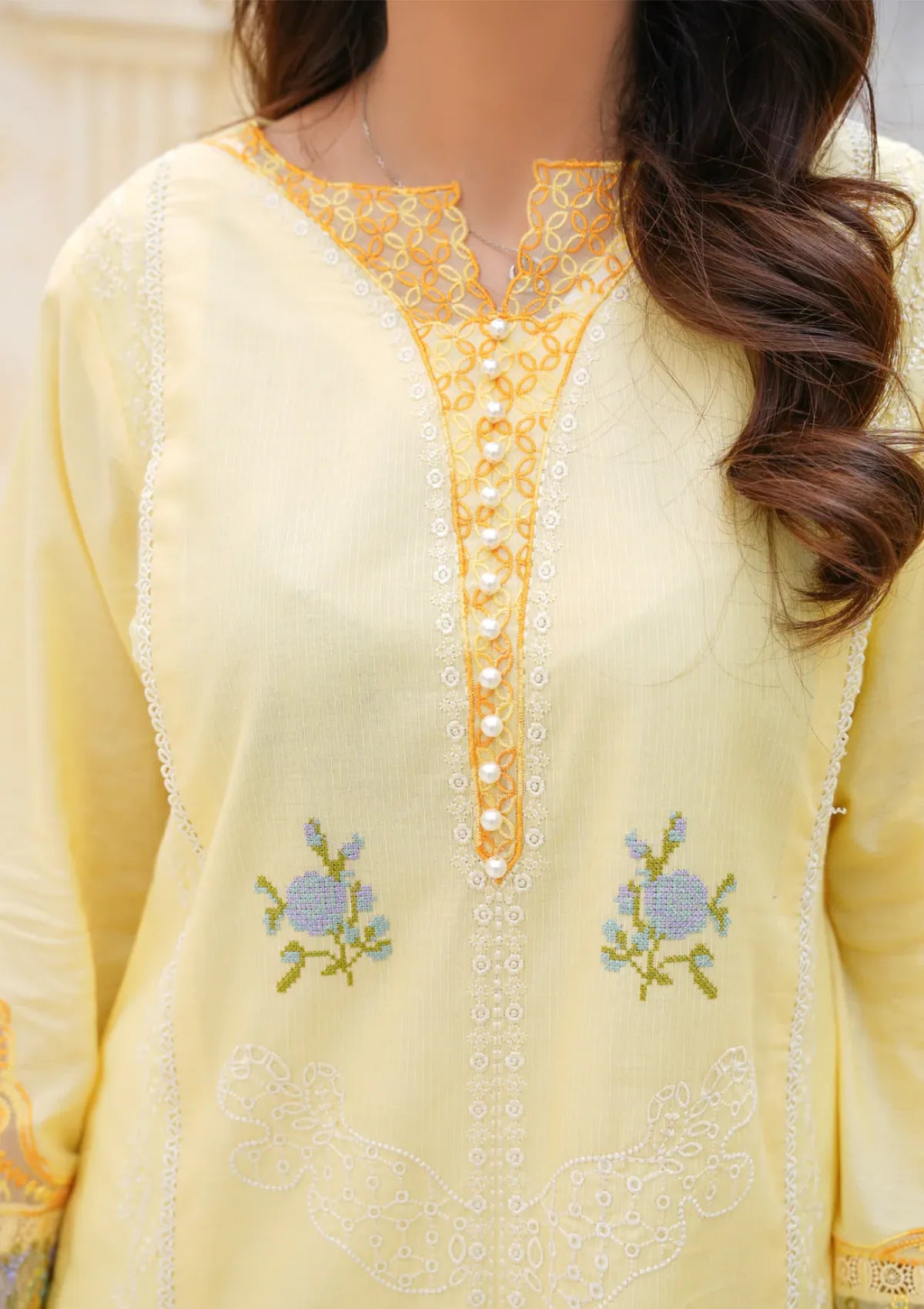 mohsin-saeed-fabrics-is-selling-online-and-in stores-Luxury-daily-wear-wedding-wear-formal-wear-in-budgeted-price-This-product-is-from-clothere-by-anam-lawnkari25-d-002-is-available-on-Mohsin-saeed-fabrics-website.