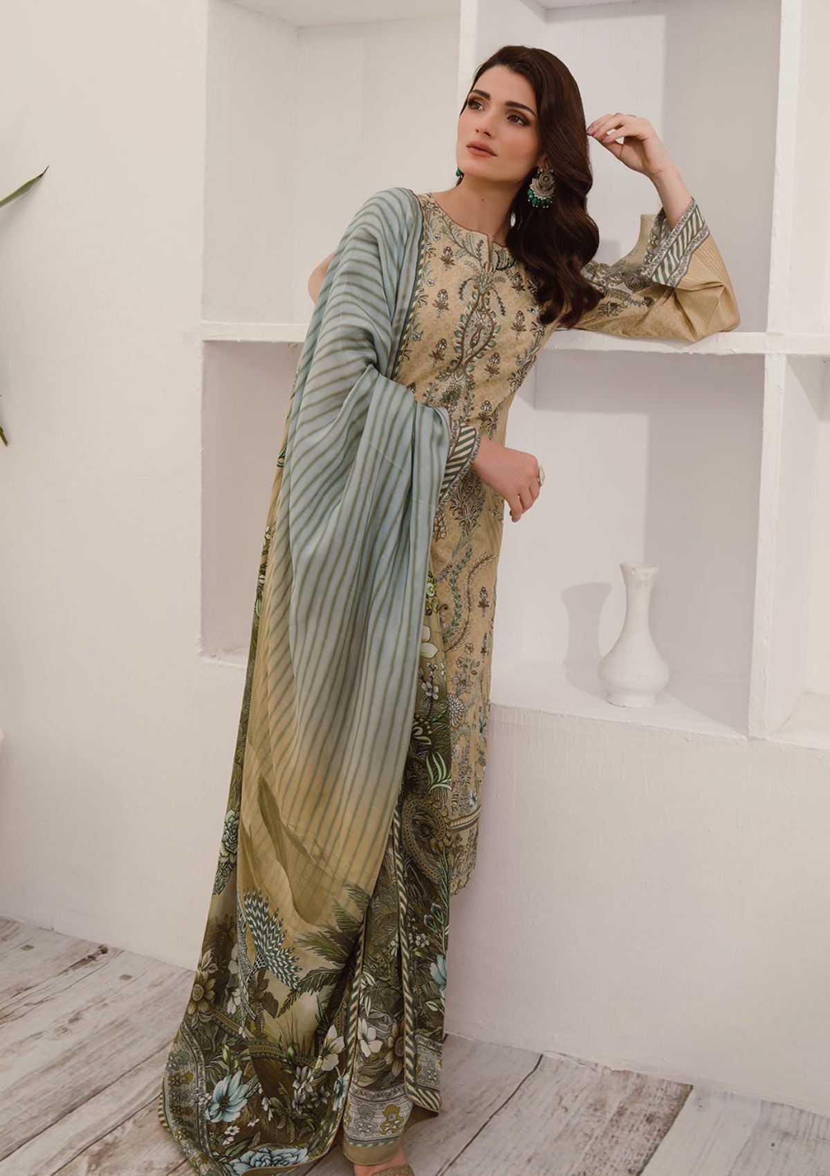 Mashaal Luxury Lawn By Ramsha'24 D-06 - Mohsin Saeed Fabrics