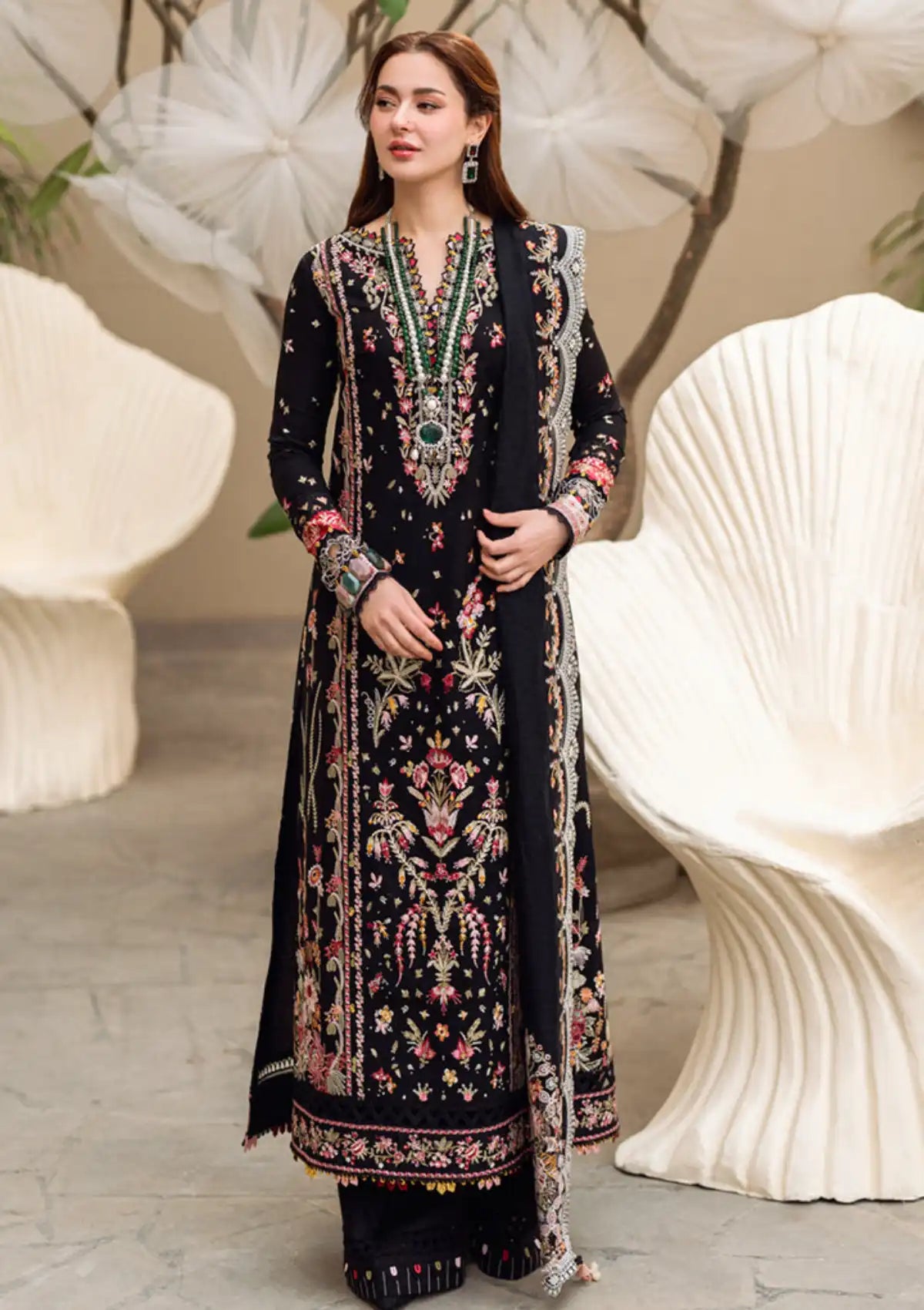 mohsin-saeed-fabrics-designer-daily-wear-formal-and-wedding-suits-within-budget-This-product-is-from-qalamkar-sahil-luxury-lawn25-fk-15-hannah-is-available-on-Mohsin-saeed-fabrics-website.