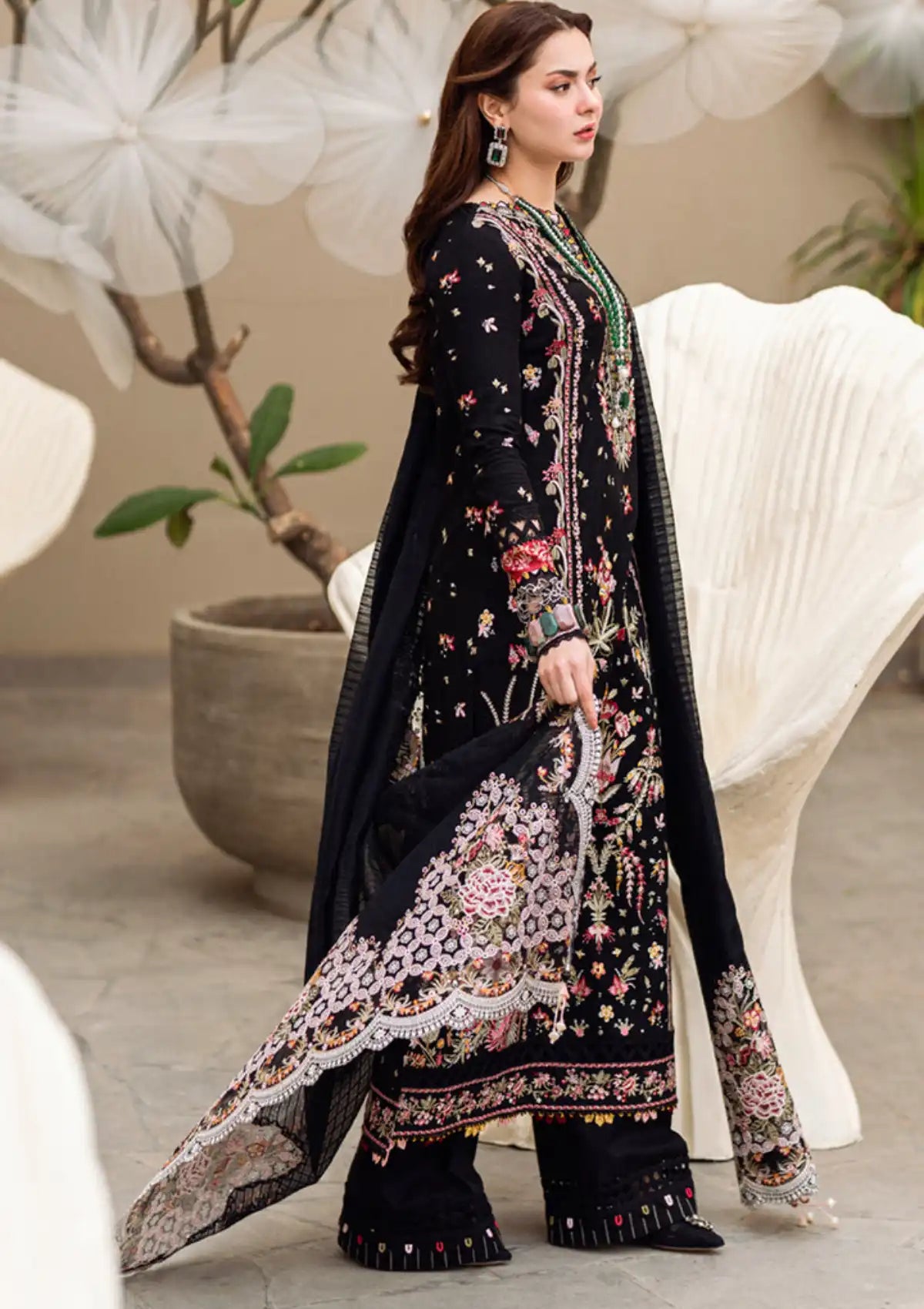 mohsin-saeed-fabrics-designer-daily-wear-formal-and-wedding-suits-within-budget-This-product-is-from-qalamkar-sahil-luxury-lawn25-fk-15-hannah-is-available-on-Mohsin-saeed-fabrics-website.