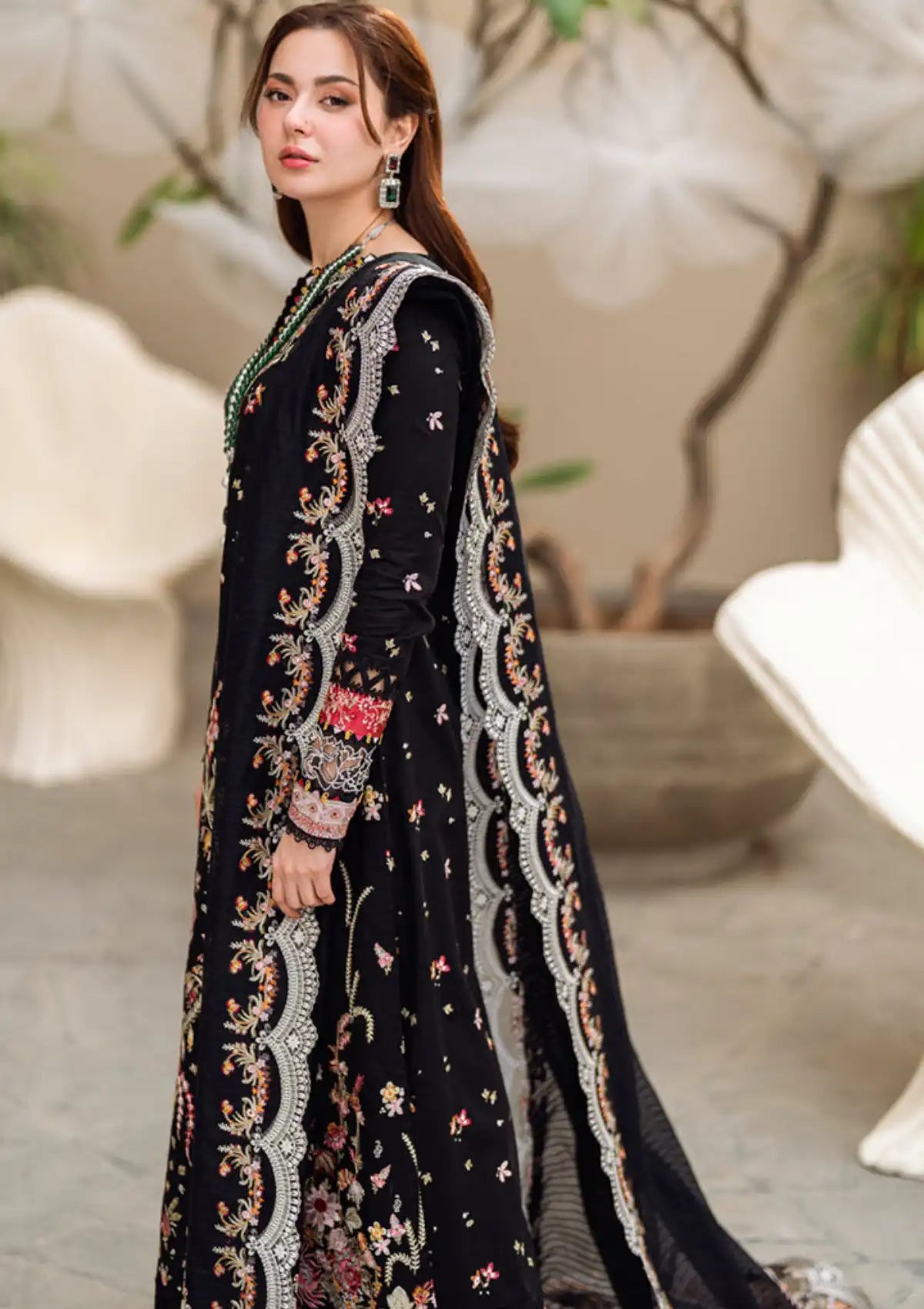 mohsin-saeed-fabrics-designer-daily-wear-formal-and-wedding-suits-within-budget-This-product-is-from-qalamkar-sahil-luxury-lawn25-fk-15-hannah-is-available-on-Mohsin-saeed-fabrics-website.
