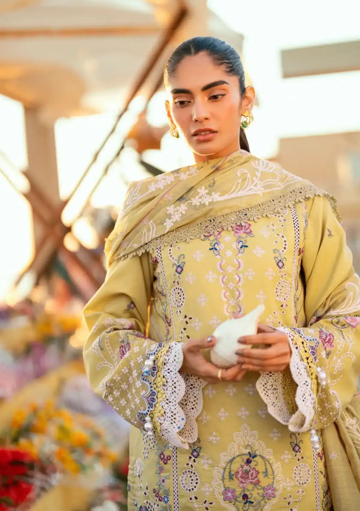 mohsin-saeed-fabrics-is-selling-online-and-in stores-Luxury-daily-wear-wedding-wear-formal-wear-in-budgeted-price-This-product-is-from-florent-luxury-lawn-eid-edit25-fl-4b-is-available-on-Mohsin-saeed-fabrics-website.