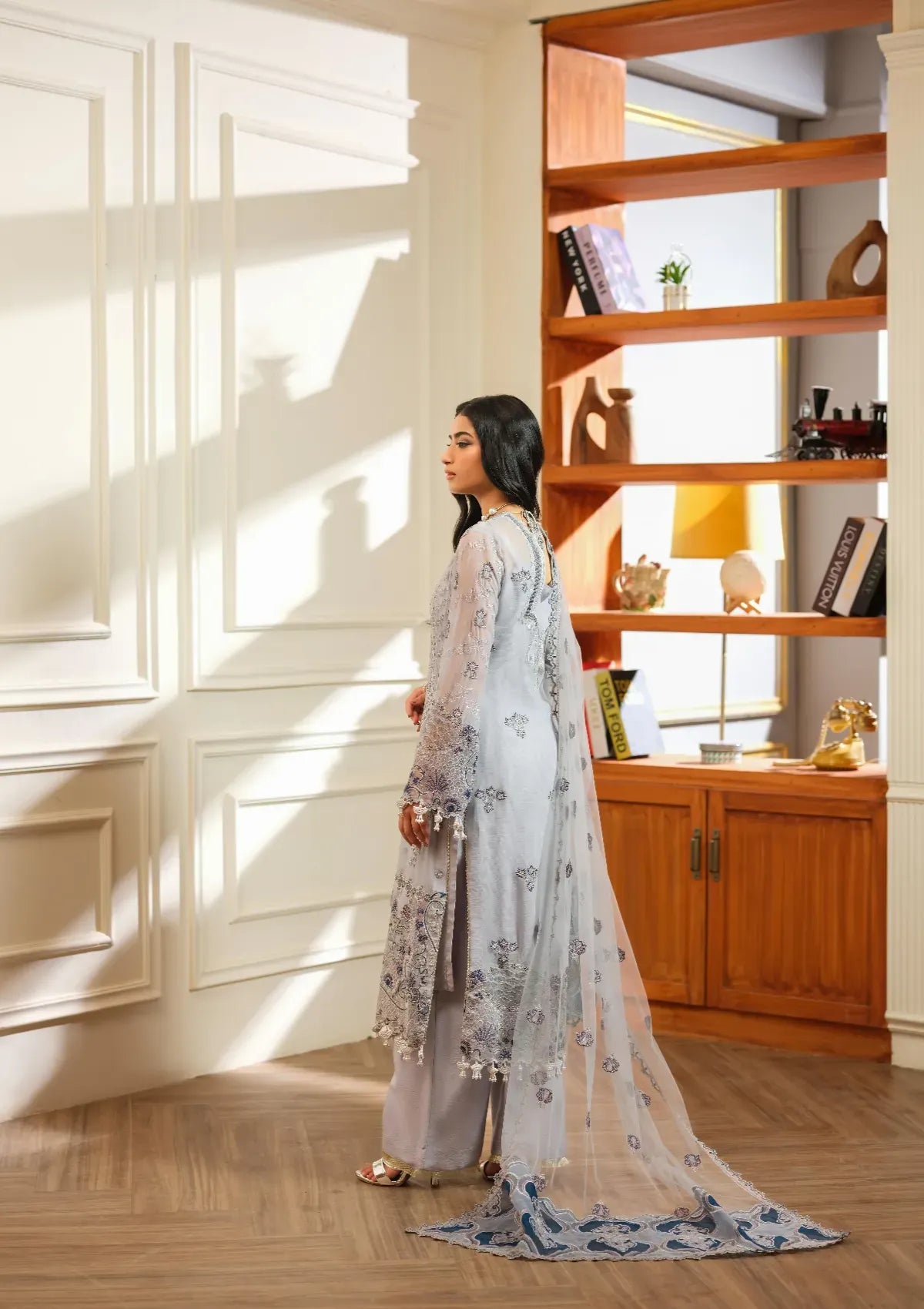 Waresha Formal Era'25 WFE-03 SMOKY GRACE