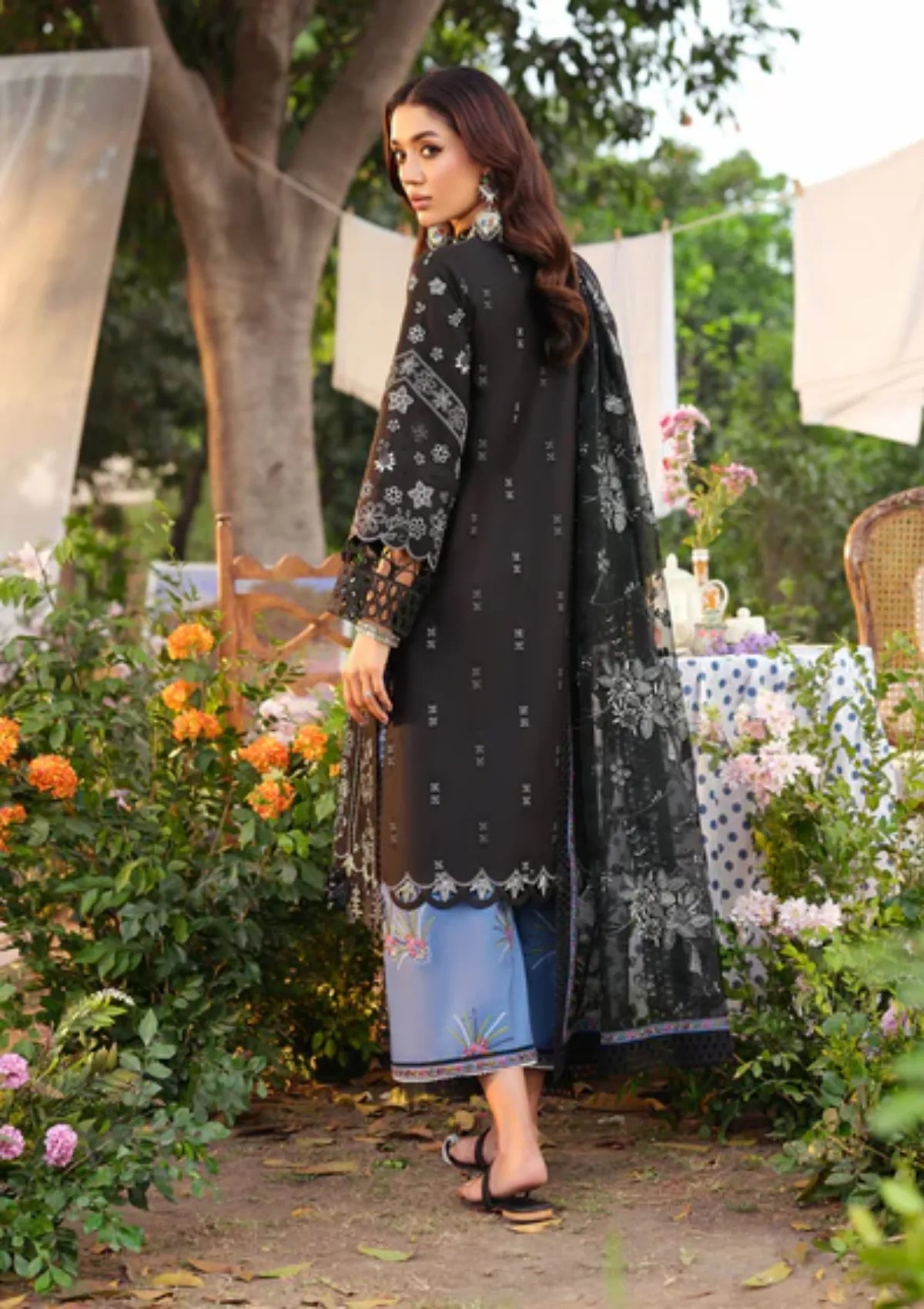 mohsin-saeed-fabrics-designer-daily-wear-formal-and-wedding-suits-within-budget-This-product-is-from-zarizaa-echelon-luxury-lawn25-d-06-midnight-is-available-on-Mohsin-saeed-fabrics-website.