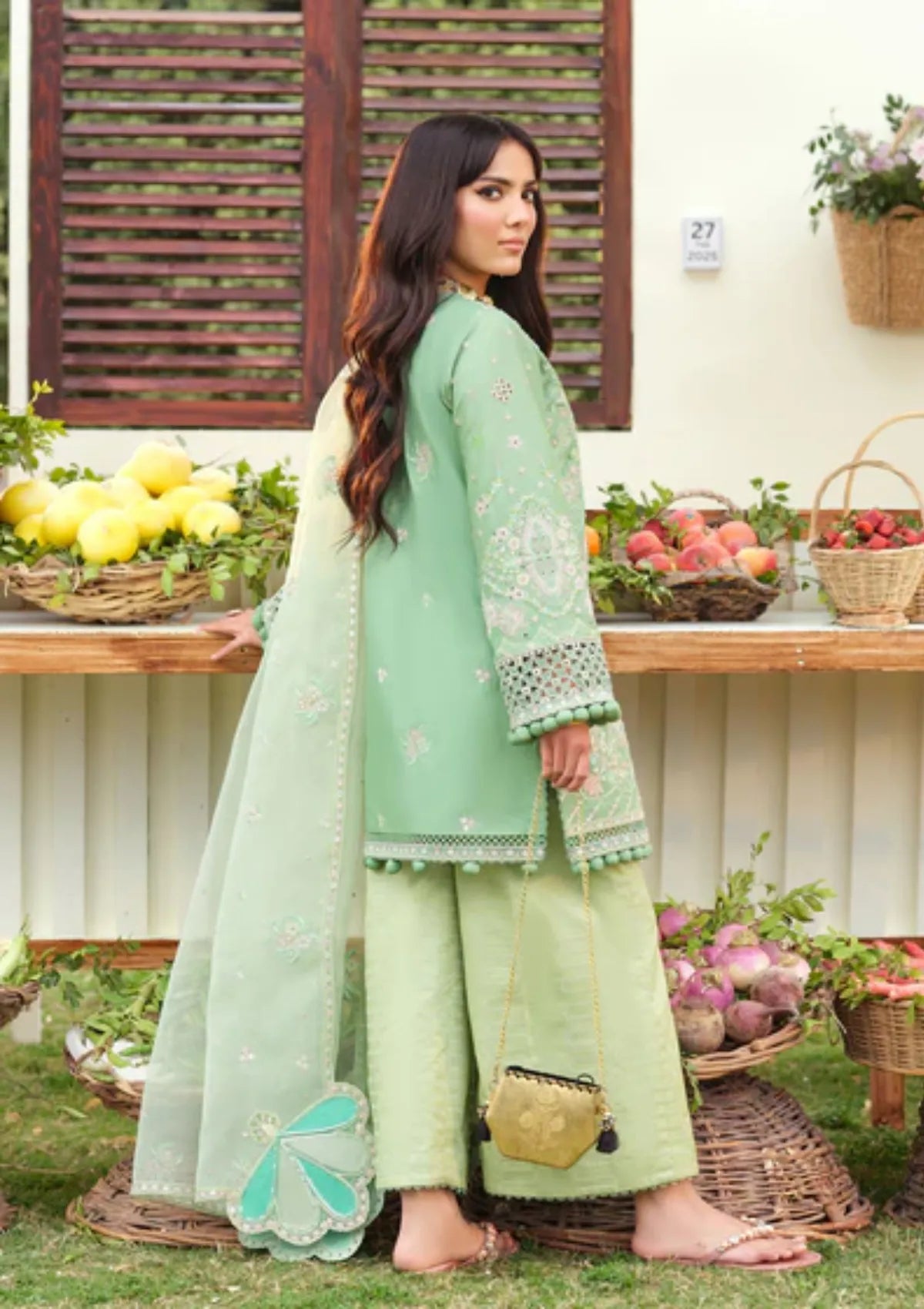 mohsin-saeed-fabrics-designer-daily-wear-formal-and-wedding-suits-within-budget-This-product-is-from-zarizaa-echelon-luxury-lawn25-d-05-patina-is-available-on-Mohsin-saeed-fabrics-website.