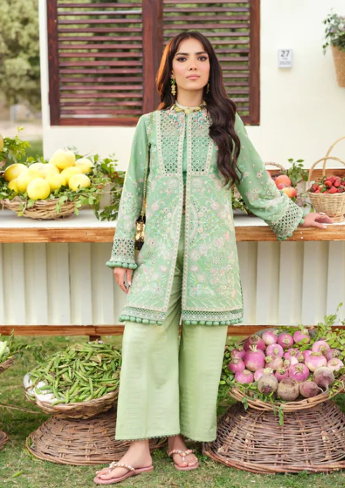 mohsin-saeed-fabrics-designer-daily-wear-formal-and-wedding-suits-within-budget-This-product-is-from-zarizaa-echelon-luxury-lawn25-d-05-patina-is-available-on-Mohsin-saeed-fabrics-website.