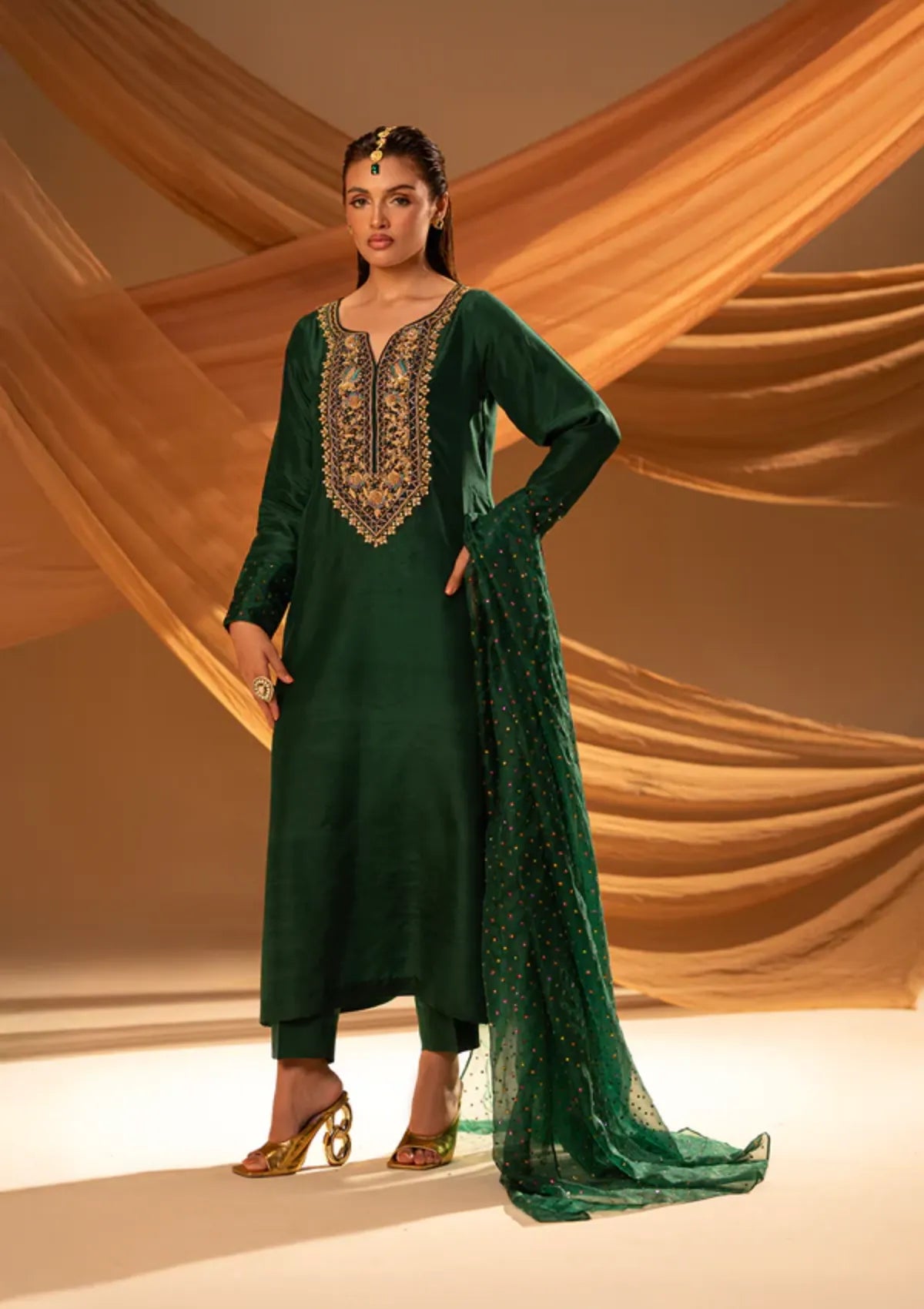 mohsin-saeed-fabrics-luxury-fashion-collection-daily-wear-wedding-and-formal-in-budget-This-product-is-from-sidra-fahad-rayya-silk25-sf-216-is-available-on-Mohsin-saeed-fabrics-website.