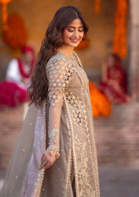 mohsin-saeed-fabrics-designer-daily-wear-formal-and-wedding-suits-within-budget-This-product-is-from-bin-ilyas-sona-gachi-formals25-d-601-is-available-on-Mohsin-saeed-fabrics-website.