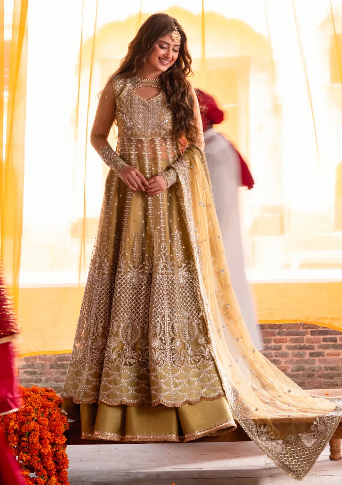 mohsin-saeed-fabrics-designer-daily-wear-formal-and-wedding-suits-within-budget-This-product-is-from-bin-ilyas-sona-gachi-formals25-d-605-is-available-on-Mohsin-saeed-fabrics-website.